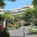 2 Bedroom Flat With Terrasse & Car-park Ouest