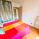 2 Bedroom Flat With Terrasse & Car-park Ouest