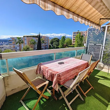 2 Bedroom Flat With Terrasse & Car-park Ouest Appartement