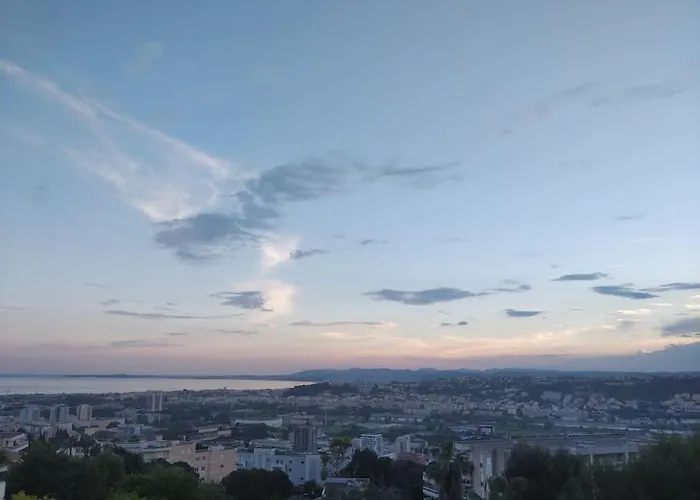 2 Bedroom Flat With Terrasse & Car-park Ouest Nice