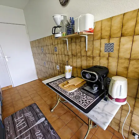 2 Bedroom Flat With Terrasse & Car-park Ouest Lejlighed